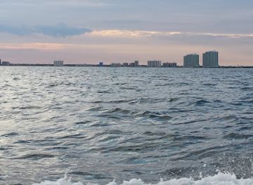 alabama/orange-beach/landmark/zeke-s-landing-and-marina
