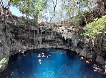 mexico/yucatan-peninsula/landmark/cenote-yaal-utzil