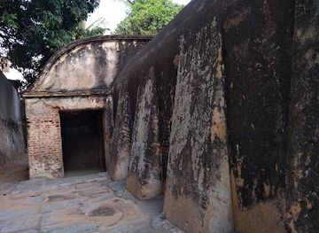 india/karnataka/landmark/tipu-sultan-s-armoury
