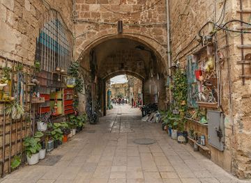 israel/acre/landmark/khan-al-franj