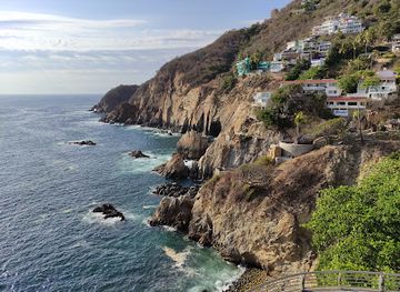 mexico/acapulco/acapulco-dorado/landmark/mirador-la-quebrada