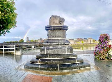 ireland/limerick/landmark/medievalquarterlimerick