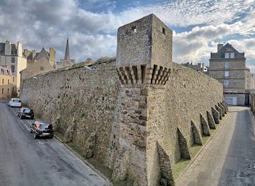france/saint-malo/landmark/champs-vauvert-cavalier