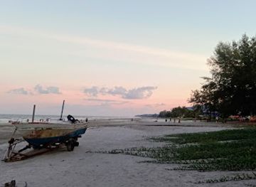 malaysia/kuantan/landmark/beserah-beach