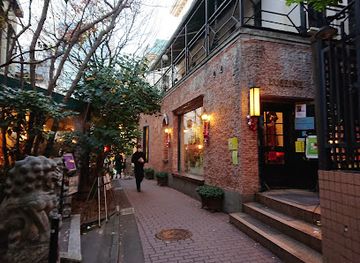 japan/tokyo/harajuku/landmark/brahms-path