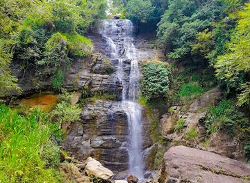 sri-lanka/ratnapura-district/landmark/dehena-waterfall