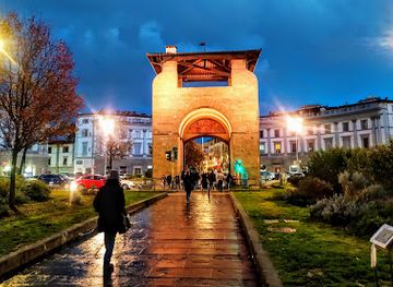 italy/florence/santa-croce/landmark/porta-alla-croce