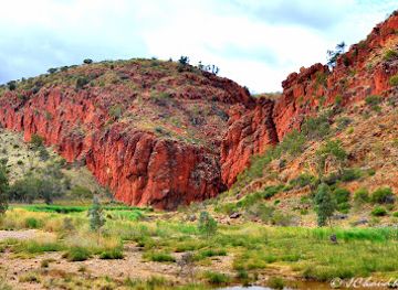 australia/macdonnell-ranges/landmark/glen-helen-gorge