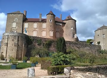 france/burgundy-vineyards/landmark/chateau-de-germolles
