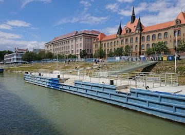 slovakia/bratislava-region/landmark/old-bridge