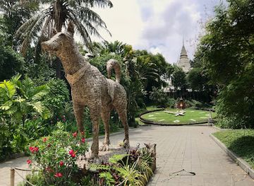 cambodia/prey-veng/landmark/the-giant-clock-of-phnom-penh