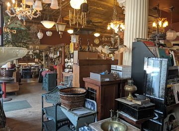 michigan/kalamazoo/landmark/kalamazoo-antiques-market