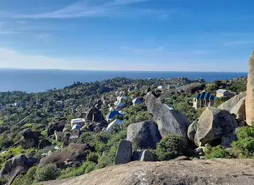 Jiwe Kuu - Dancing Rocks