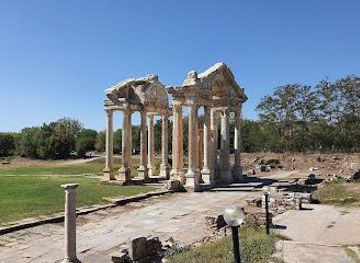 turkiye/pamukkale/landmark/afrodit-tapinagi