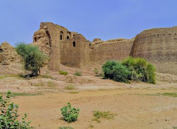 pakistan/cholistan-desert/landmark/mauj-garh-fort