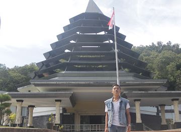 indonesia/south-papua/landmark/museum-geopark-batur