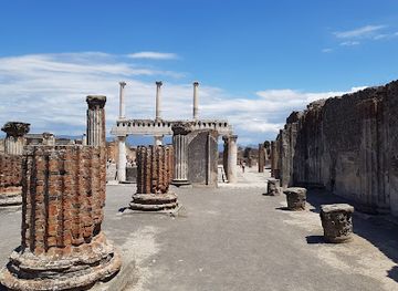 italy/pompeii/landmark/basilica