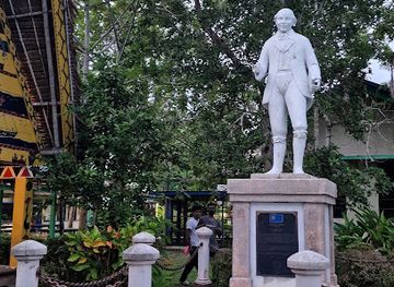 palau/melekeok/landmark/prince-leeboo-of-belau-statue