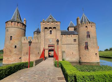 netherlands/rijnmond/landmark/muiderslot