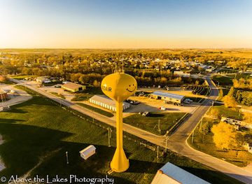 iowa/prairie-pothole-region/landmark/smiley-face-water-tower