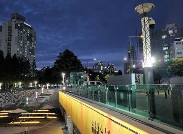 south-korea/busan/landmark/songsanghyeon-square