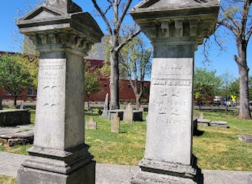 kentucky/bowling-green/landmark/pioneer-cemetery