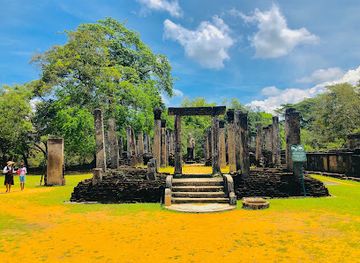 sri-lanka/up-country/landmark/uththararamaya-gal-vihara
