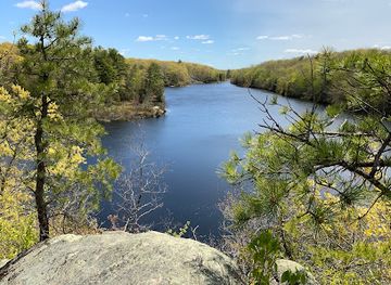 rhode-island/trustom-pond-national-wildlife-refuge/landmark/ell-pond-preserve-trailhead