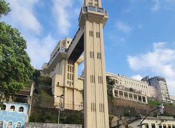 brazil/planalto-central/landmark/elevador-lacerda
