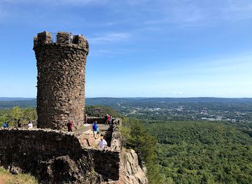connecticut/litchfield-county/landmark/castle-craig