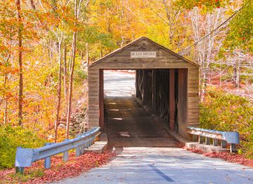 connecticut/litchfield-hills/landmark/bulls-covered-bridge