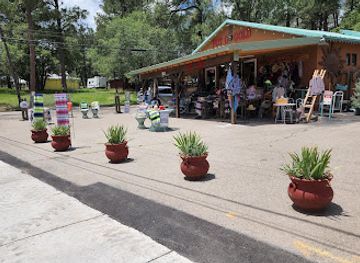 new-mexico/ruidoso/landmark/cool-junk