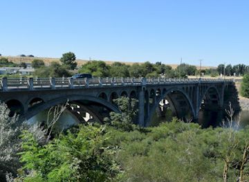 oregon/umatilla-county/landmark/umatilla-river-bridge-on-stanfield-meadows-road