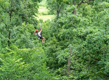 illinois/galena-territory/landmark/long-hollow-canopy-tours
