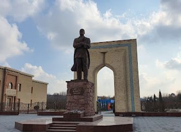 uzbekistan/angren/landmark/abdulla-qodiriy-monument