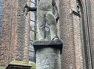 germany/dusseldorf/altstadt/landmark/gedenkbrunnen-zum-650-jahrestag-dusseldorfs