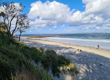 australia/jervis-bay/landmark/nelsons-beach