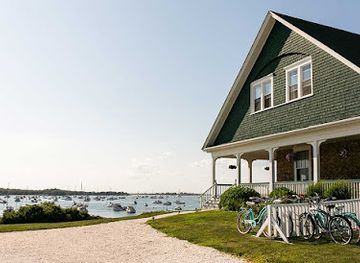 rhode-island/block-island/landmark/the-sullivan-house