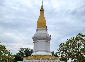 thailand/mekong-river-region/landmark/wat-phathat-si-khottabong