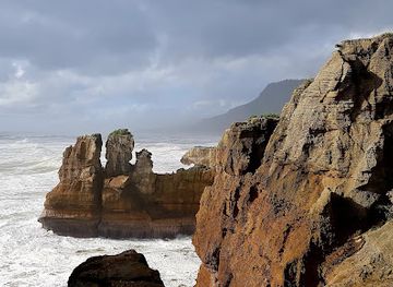 new-zealand/punakaiki/landmark/punakaiki-rocks-hotel-garden-bar