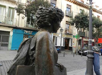 spain/madrid/malasana/landmark/la-estudiante-de-malasana
