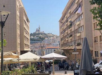 france/marseille/le-panier/landmark/place-de-lenche