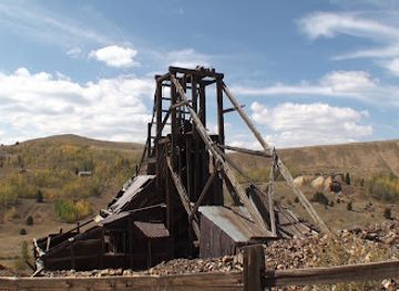 colorado/monument/landmark/vindicator-mine-headframe