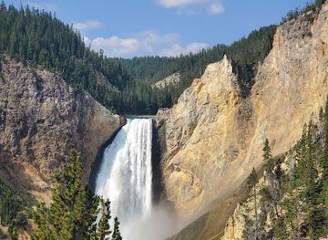 montana/yellowstone-national-park/landmark/artist-point