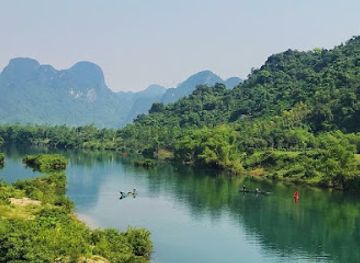 vietnam/north-central-coast/landmark/tien-caves