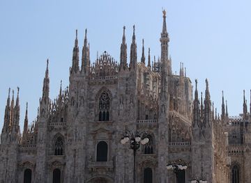 italy/milan/landmark/visitar-milan-tour-en-espanol-del-arte-en-milan