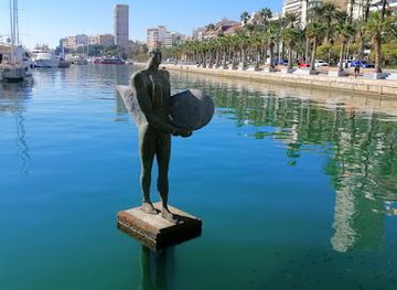 spain/alicante/landmark/el-regreso-de-icaro-con-su-ala-de-surf