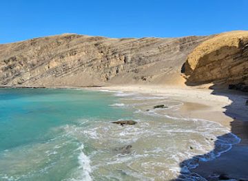 peru/paracas-national-reserve/landmark/playa-la-mina-de-la-reserva-nacional-de-paracas