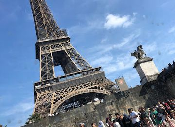 france/ile-de-france/landmark/bateaux-parisiens
