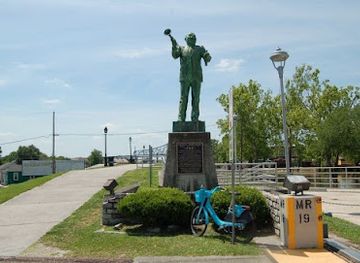 louisiana/new-orleans/landmark/louis-d-armstrong-historical-monument